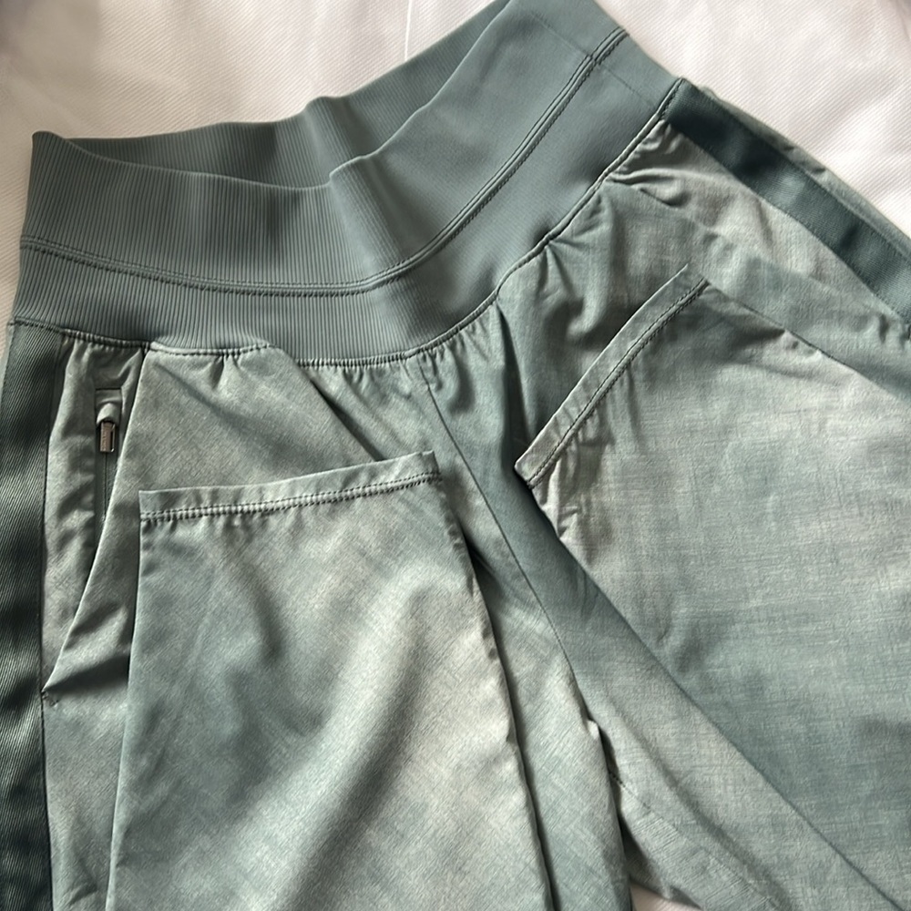 ATHLETA Nolita Slim Tapered Ankle High Rise Pants Size 2 Travel UPF Quick Dry - Picture 15 of 16